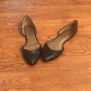 Jessica Simpson black flats
